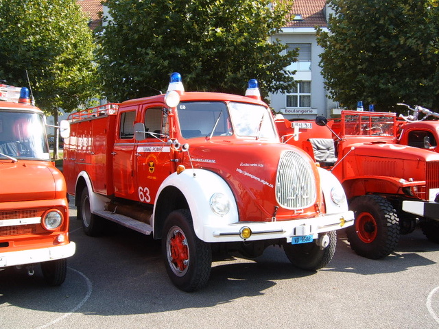Magirus - Aigle - 1962 - Remises du drapeau - Payerne 02.JPG Remises du drapeau - Payerne 02.JPG